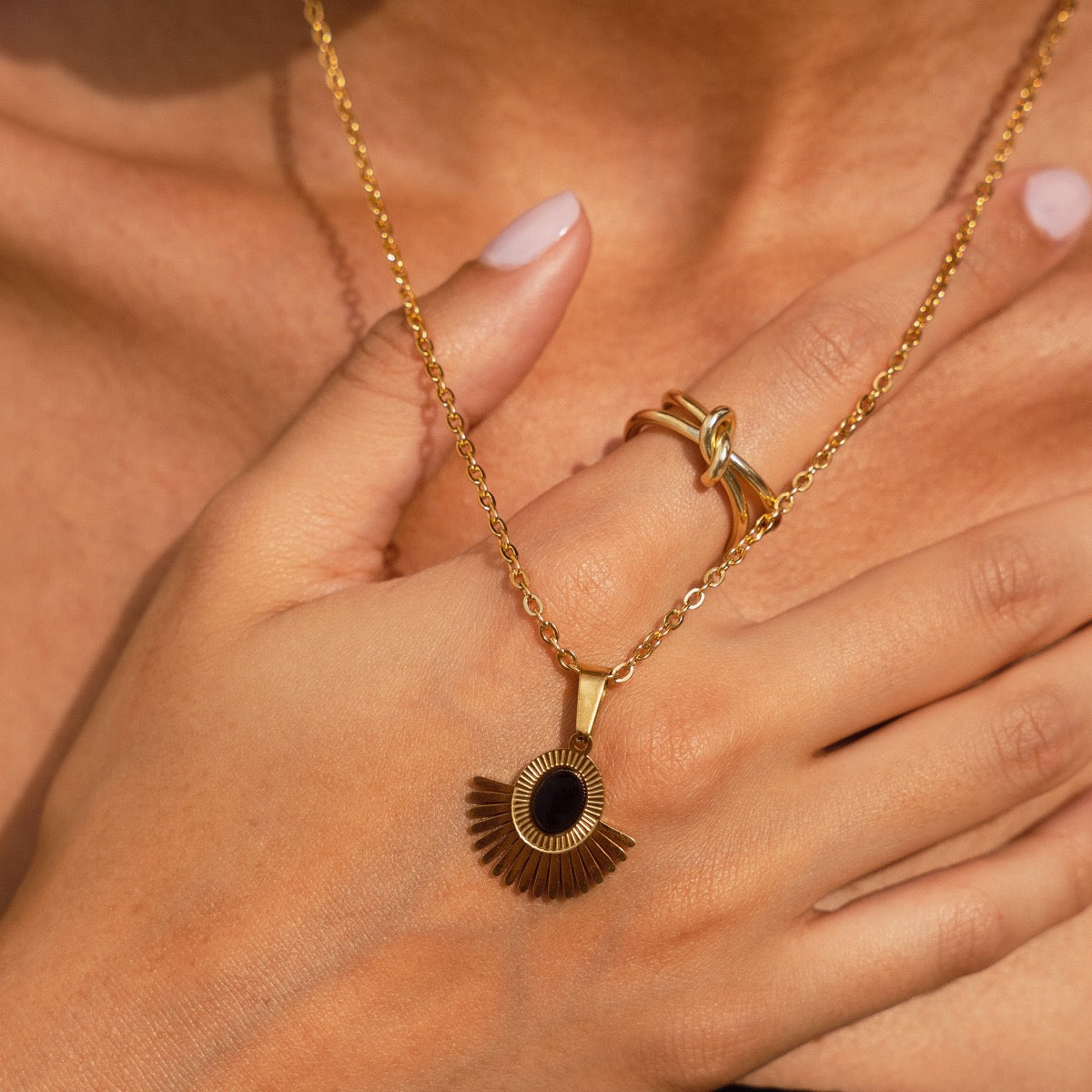 Colar com Pingente Pedra Natural Preta