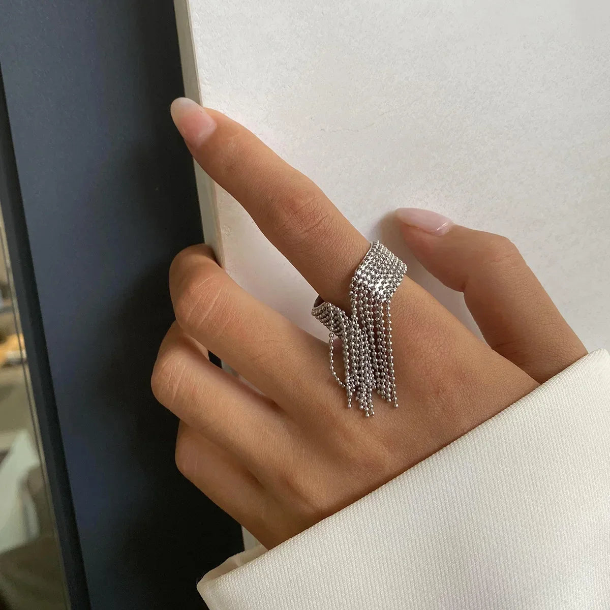 Anel Ajustável Dourado com Borla