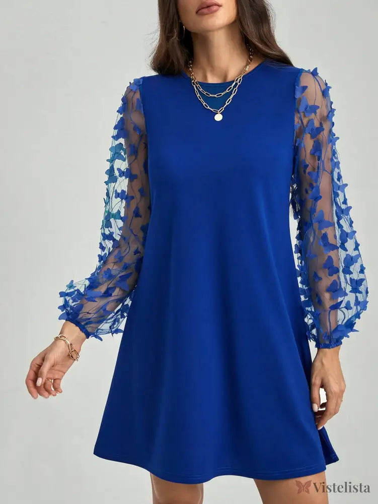 Vestido Curto Azul Com Mangas Transparentes Bordadas
