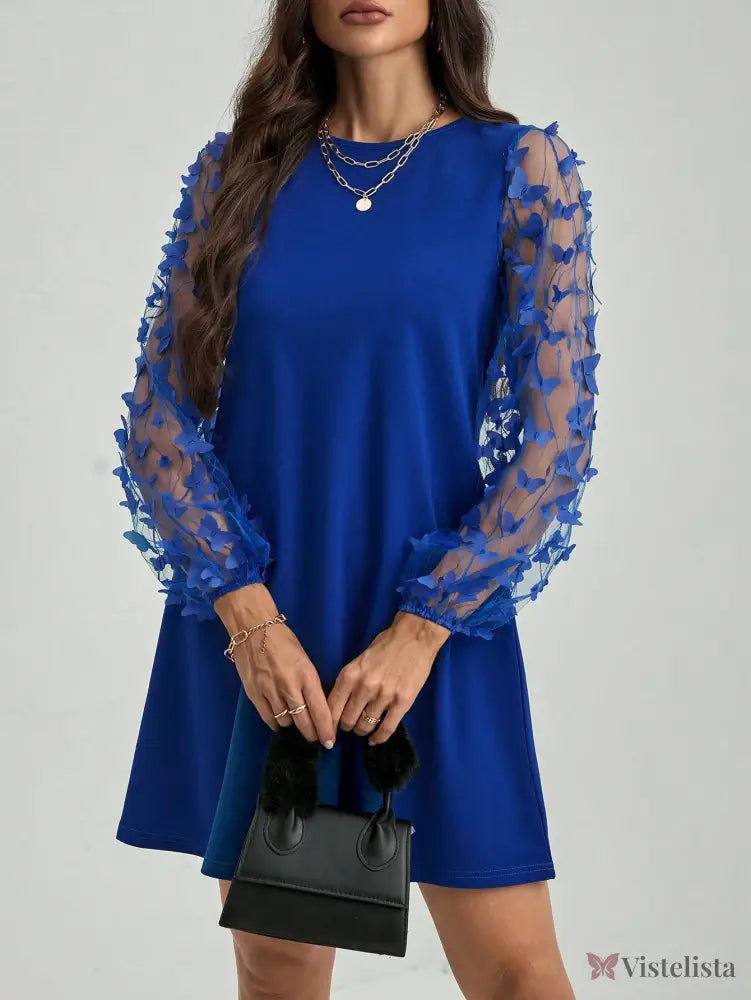 Vestido Curto Azul Com Mangas Transparentes Bordadas