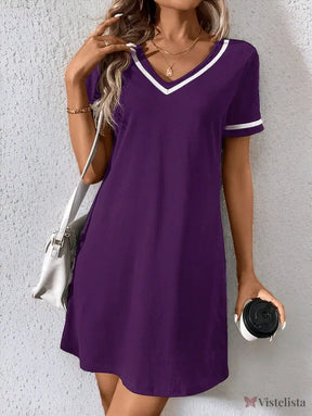 Vestido Curto Casual Decote V Com Detalhe Esportivo
