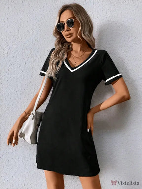 Vestido Curto Casual Decote V Com Detalhe Esportivo