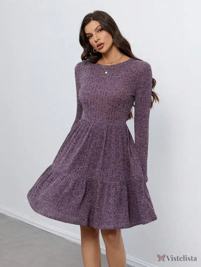 Vestido Curto De Manga Longa Com Cinto E Saia Rodada