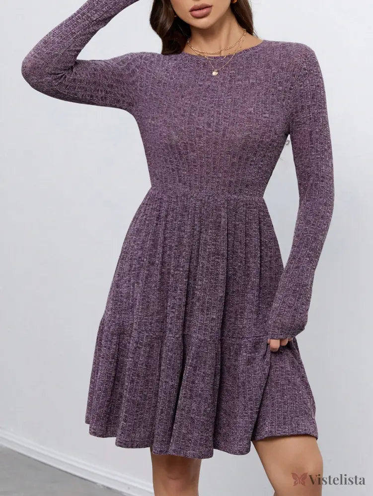 Vestido Curto De Manga Longa Com Cinto E Saia Rodada