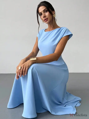 Vestido Midi Evasê Elegante Com Cintura Marcada