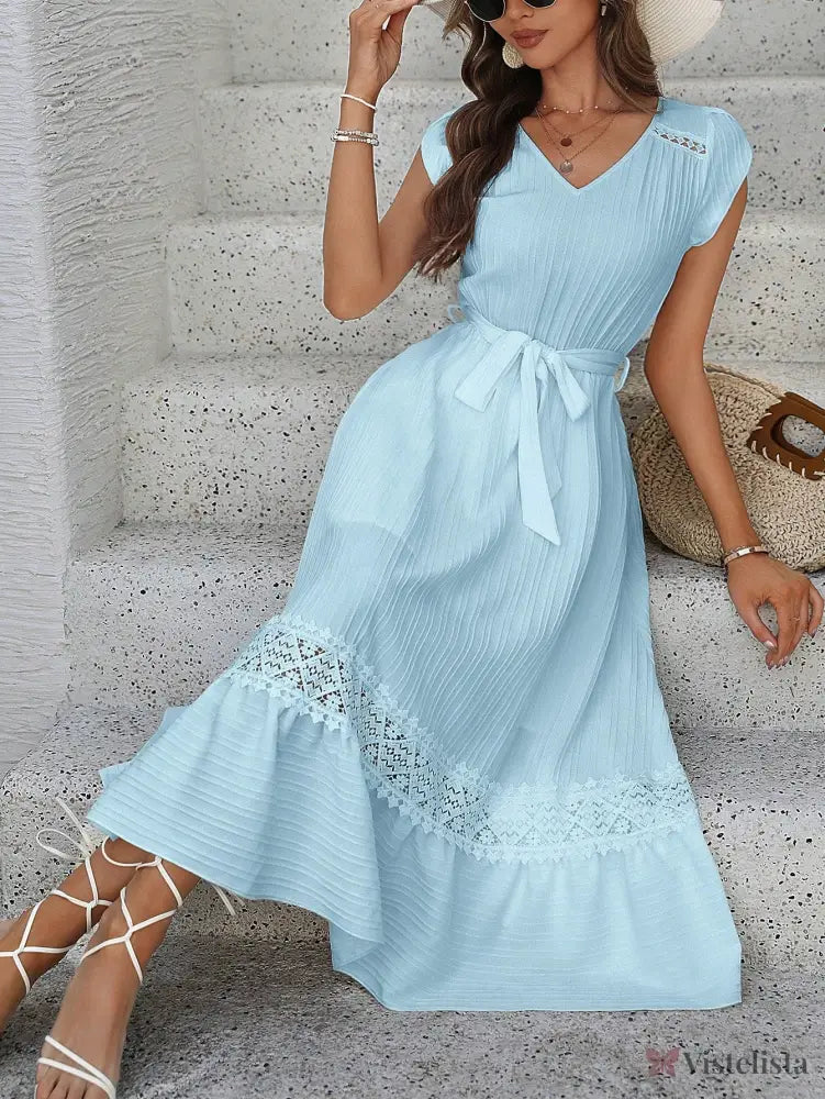 Vestido Midi Evasê Liso Com Cinto E Detalhe Rendado