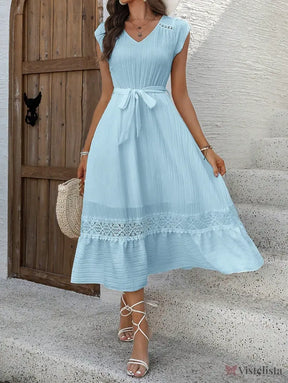 Vestido Midi Evasê Liso Com Cinto E Detalhe Rendado