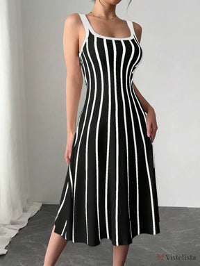 Vestido Midi Justo Listrado Com Decote Quadrado