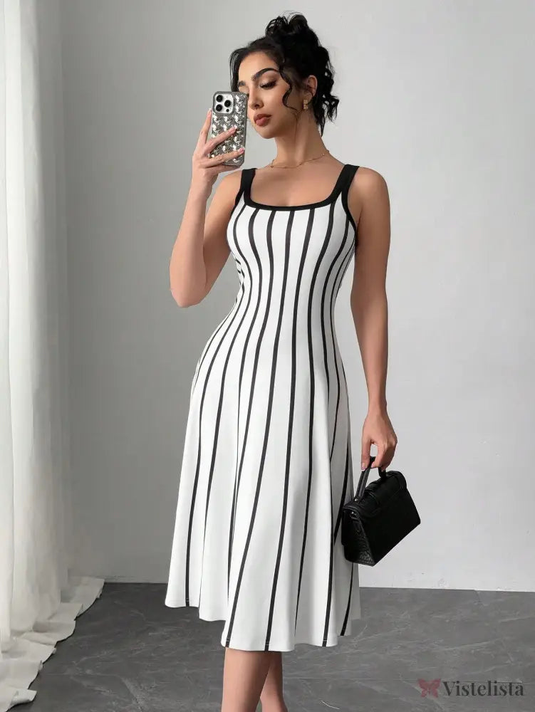 Vestido Midi Justo Listrado Com Decote Quadrado